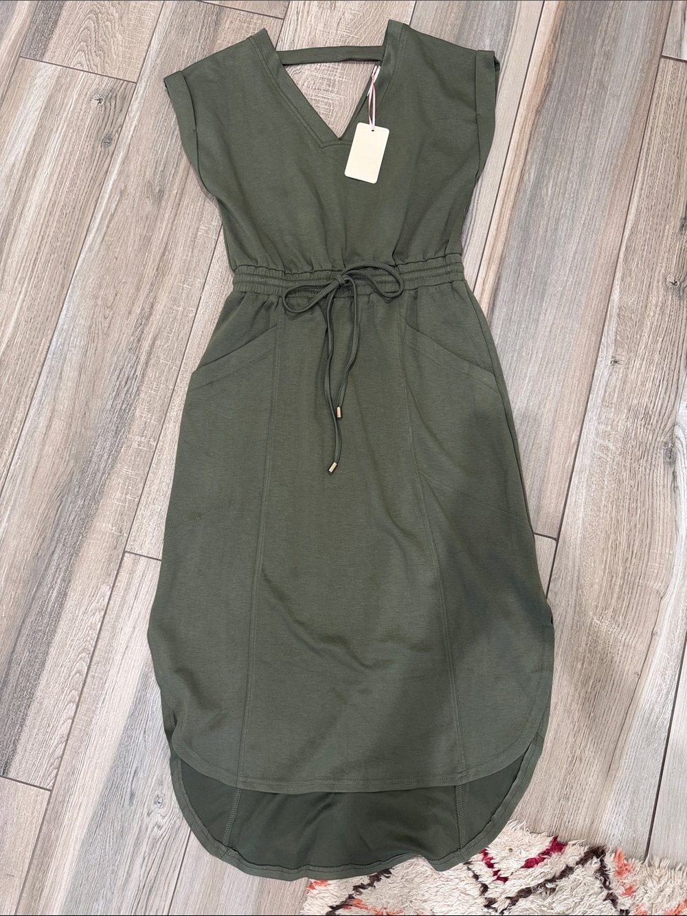entro Olive Green High-Low Drawstring Waist Midi Dress